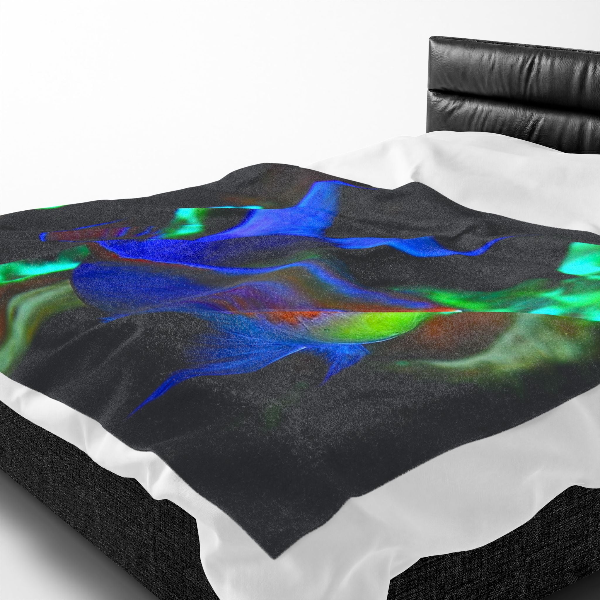 Tropical Fish Velveteen Plush Blanket — Vibrant Aquarium Throw for Ocean Lovers