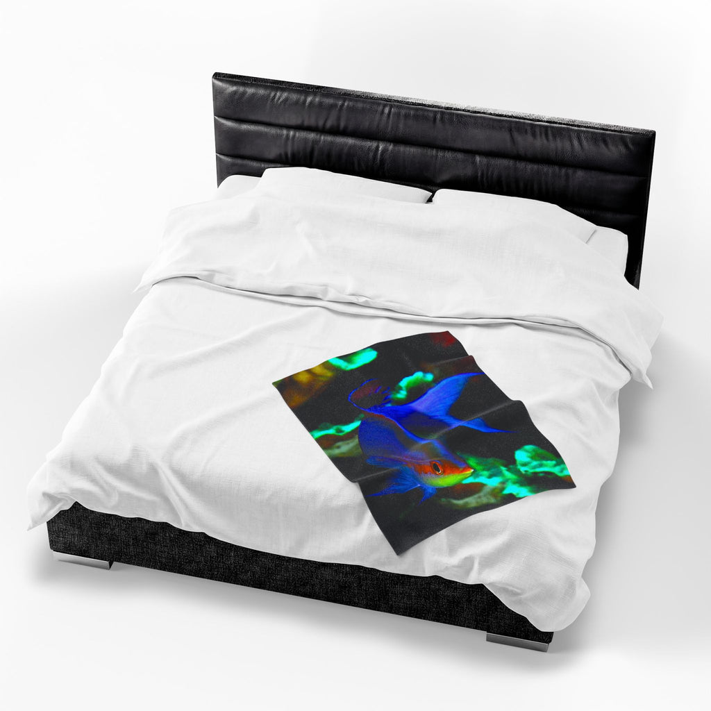 Tropical Fish Velveteen Plush Blanket — Vibrant Aquarium Throw for Ocean Lovers