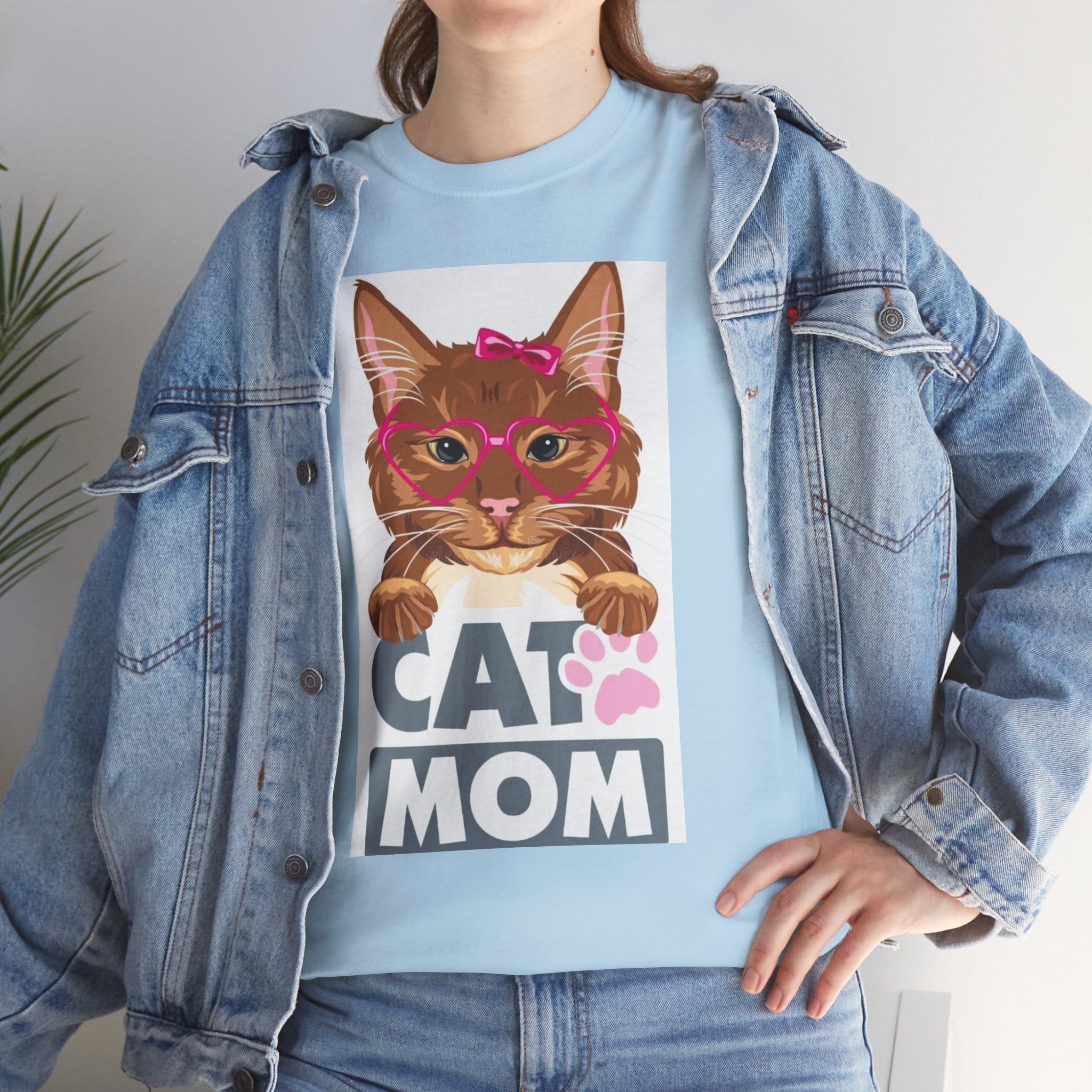 Cat Mom T-Shirt — Cute Cat Face Graphic Tee with "CAT MOM" Paw Print