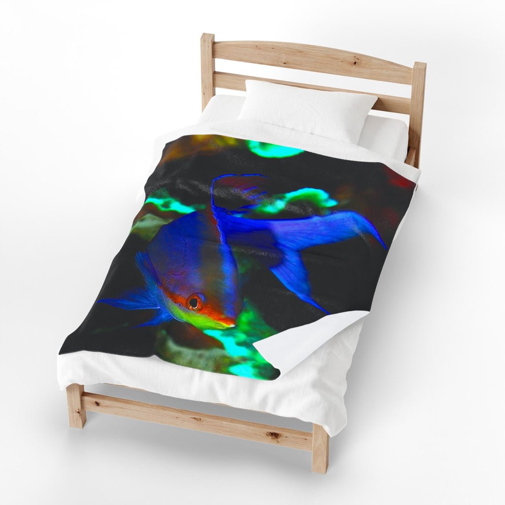 Tropical Fish Velveteen Plush Blanket — Vibrant Aquarium Throw for Ocean Lovers