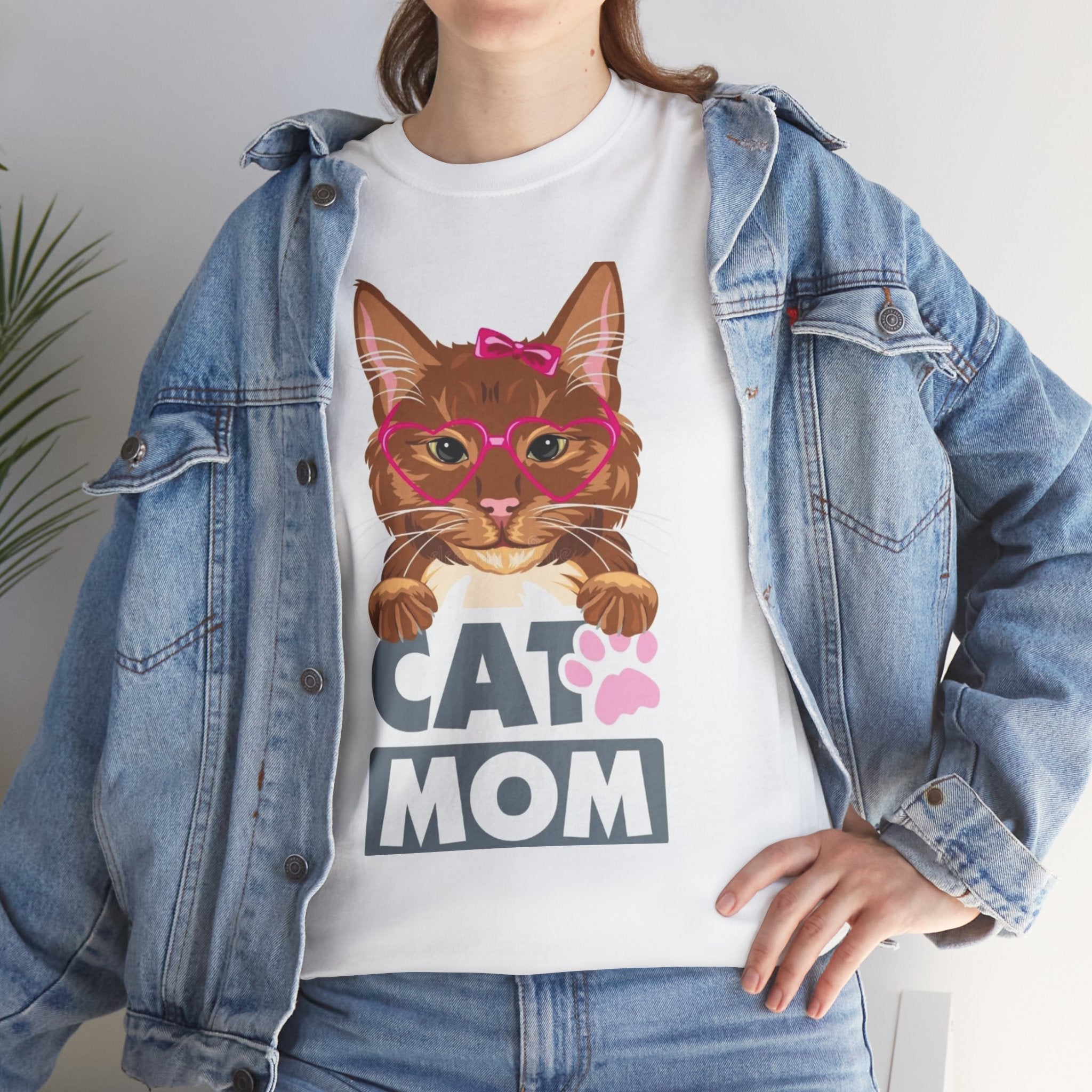 Cat Mom T-Shirt — Cute Cat Face Graphic Tee with "CAT MOM" Paw Print