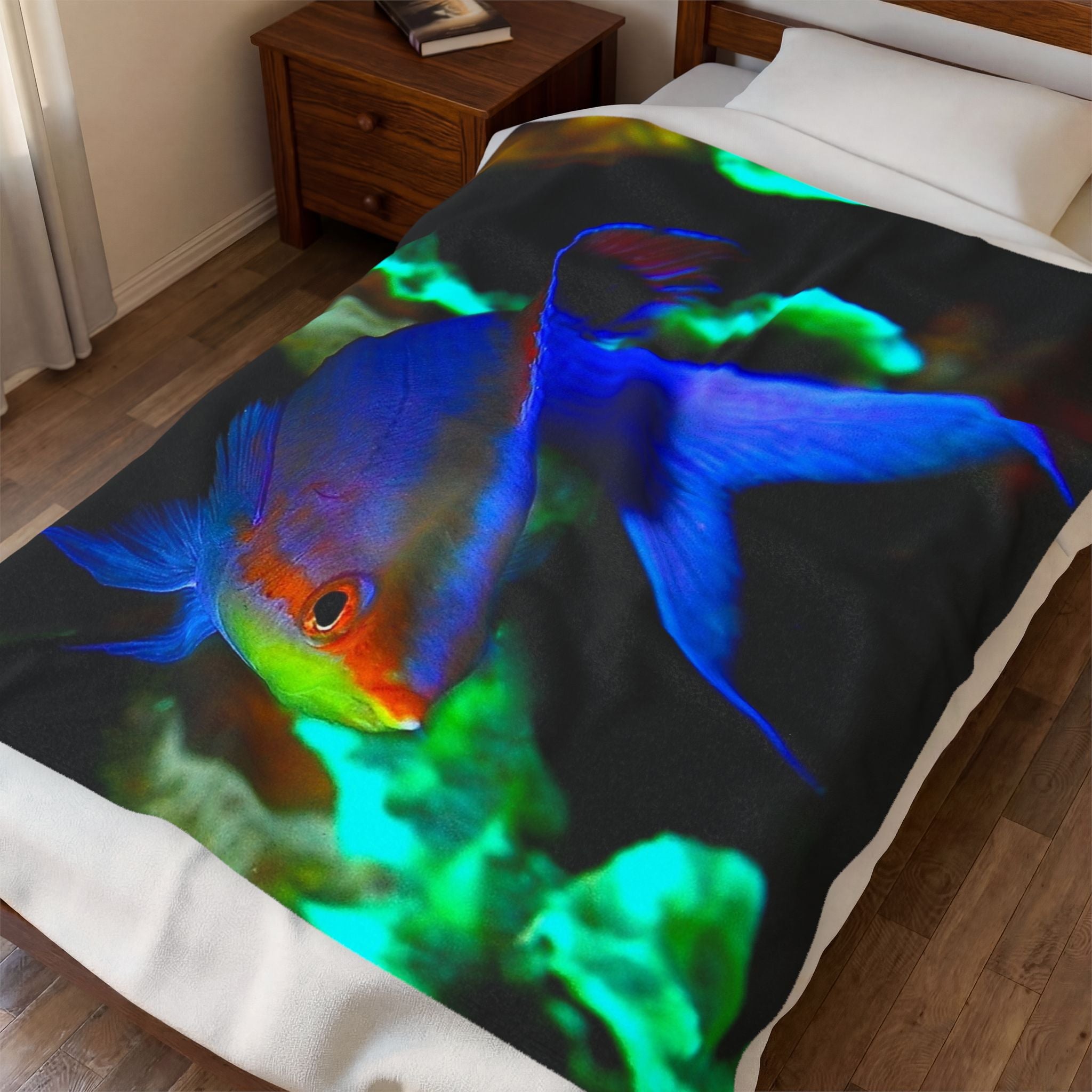 Tropical Fish Velveteen Plush Blanket — Vibrant Aquarium Throw for Ocean Lovers