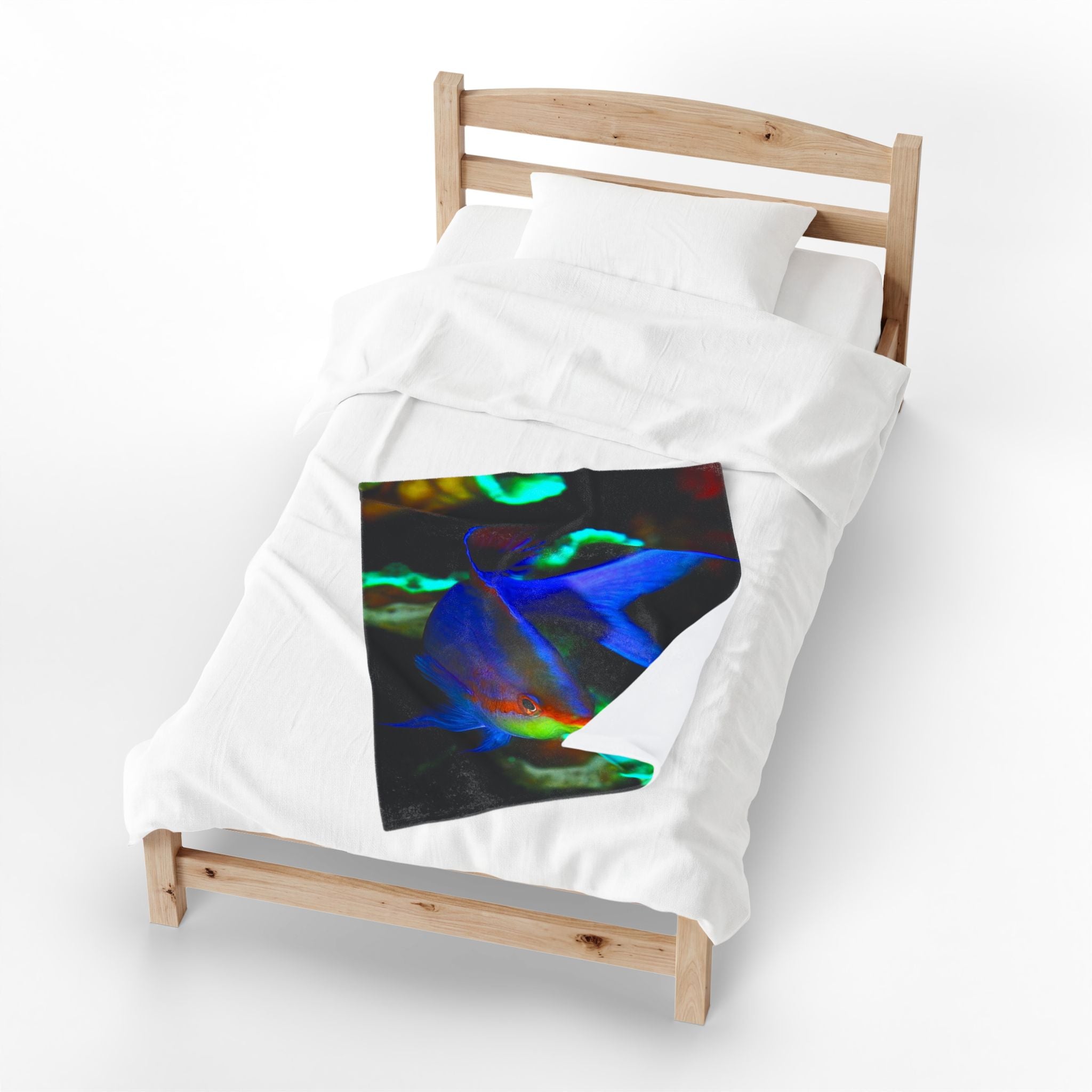 Tropical Fish Velveteen Plush Blanket — Vibrant Aquarium Throw for Ocean Lovers
