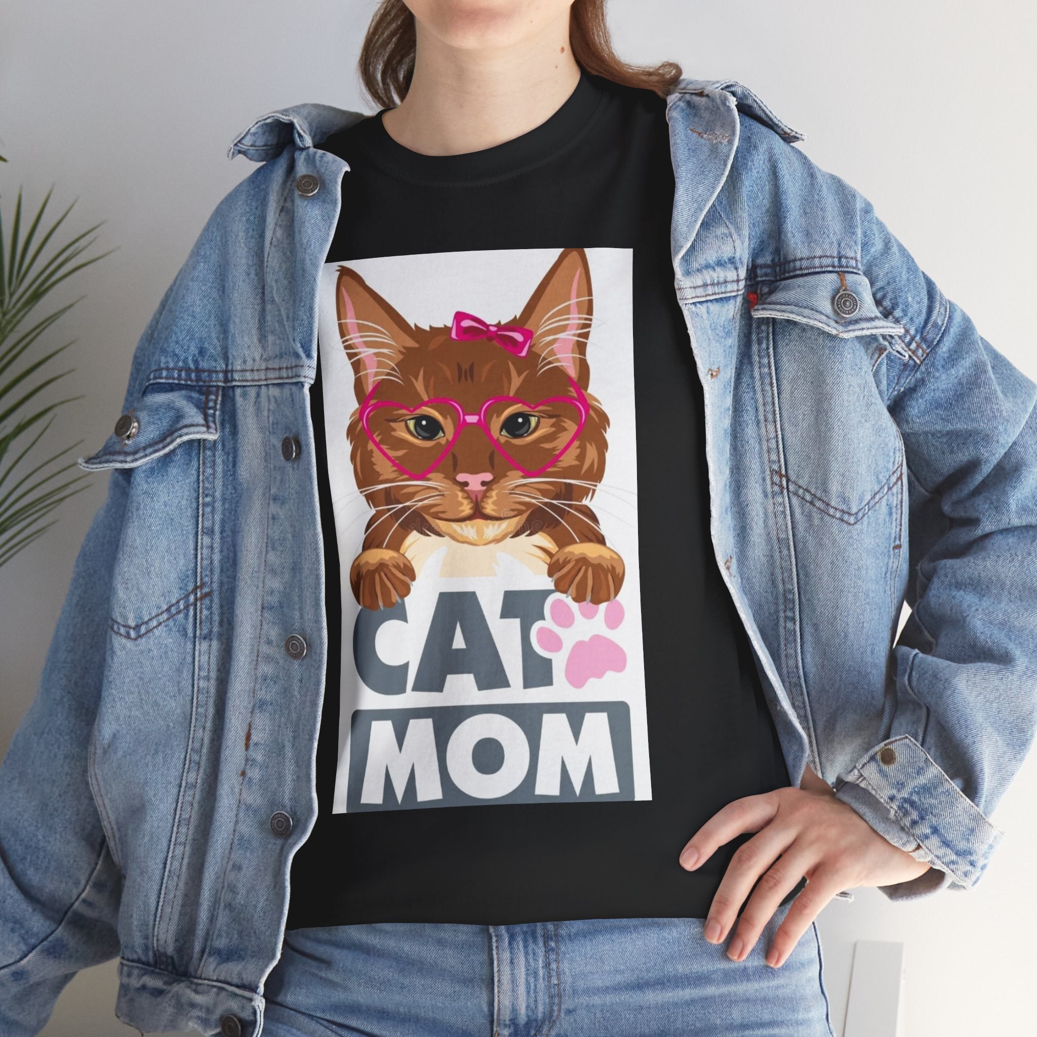 Cat Mom T-Shirt — Cute Cat Face Graphic Tee with "CAT MOM" Paw Print