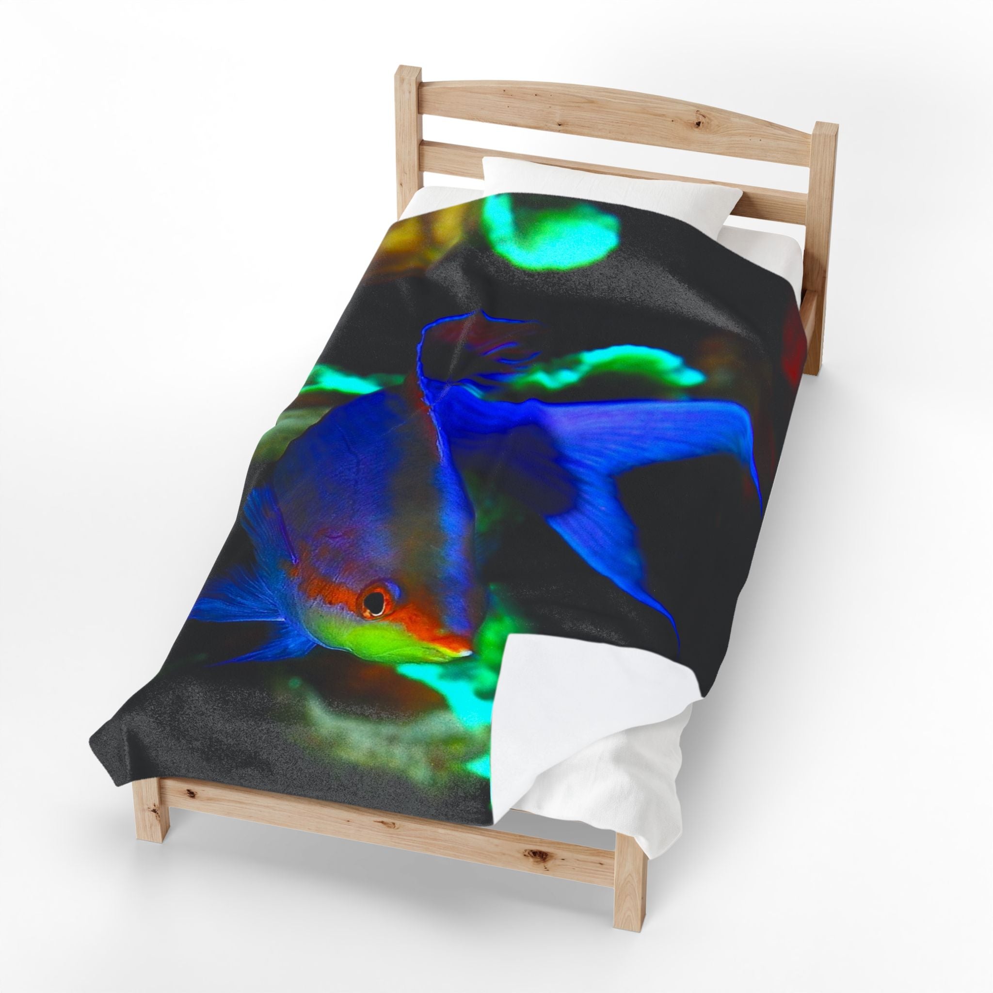 Tropical Fish Velveteen Plush Blanket — Vibrant Aquarium Throw for Ocean Lovers