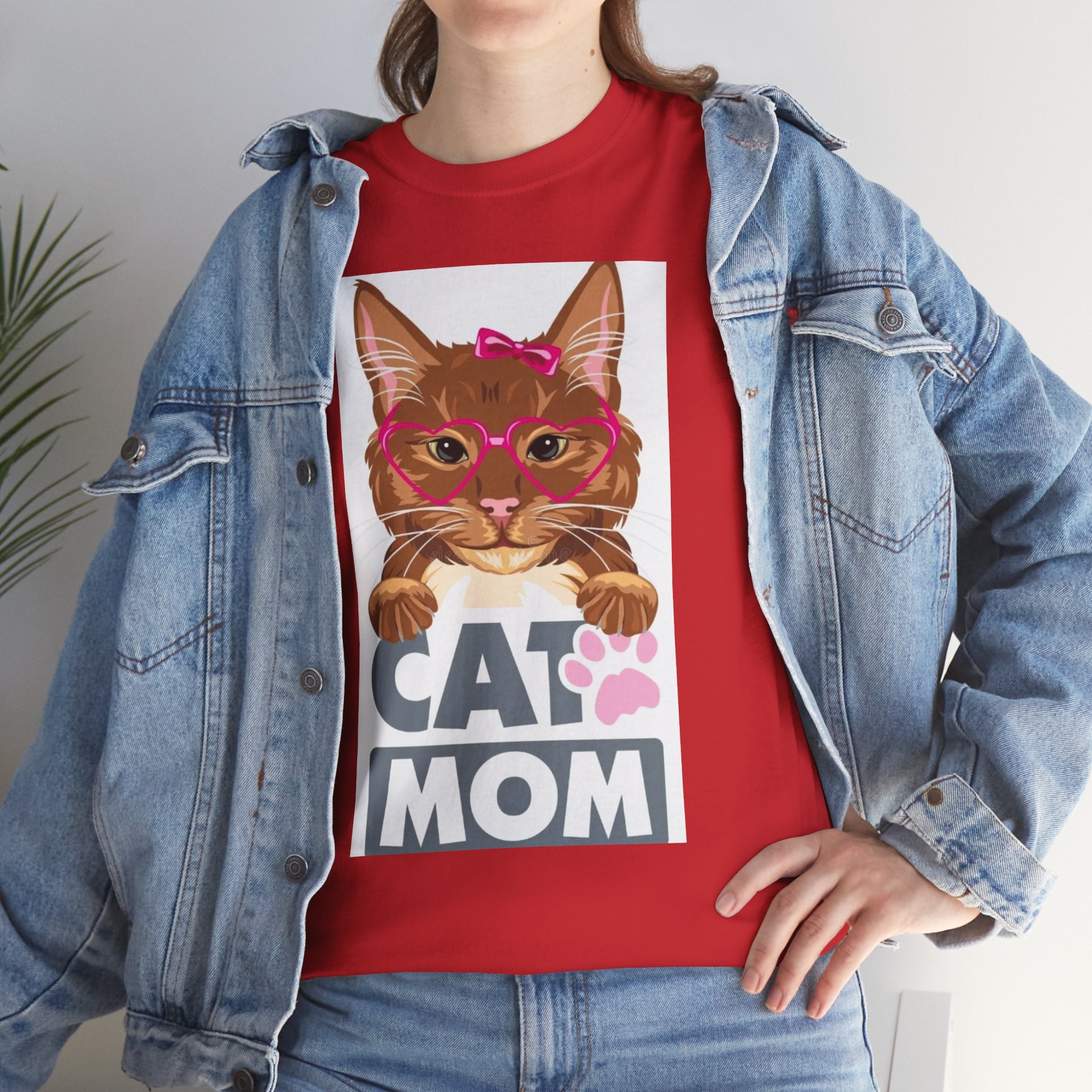 Cat Mom T-Shirt — Cute Cat Face Graphic Tee with "CAT MOM" Paw Print